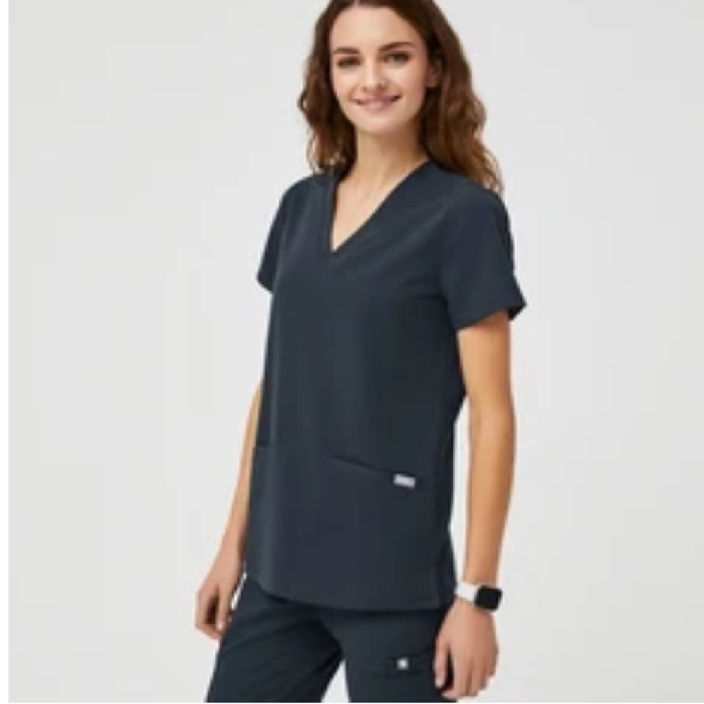 Figs dark harbor scrub top M